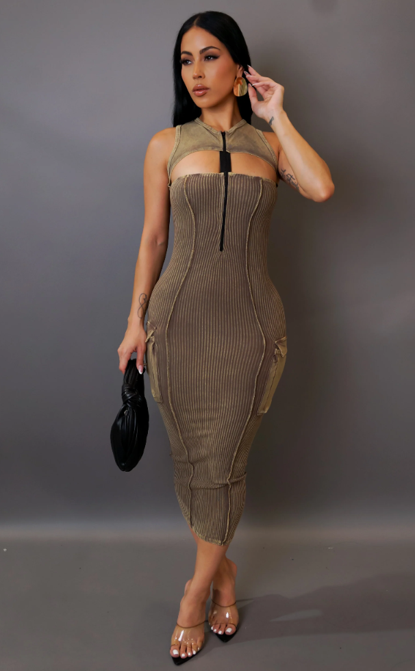 Sleeveless body con midi dress